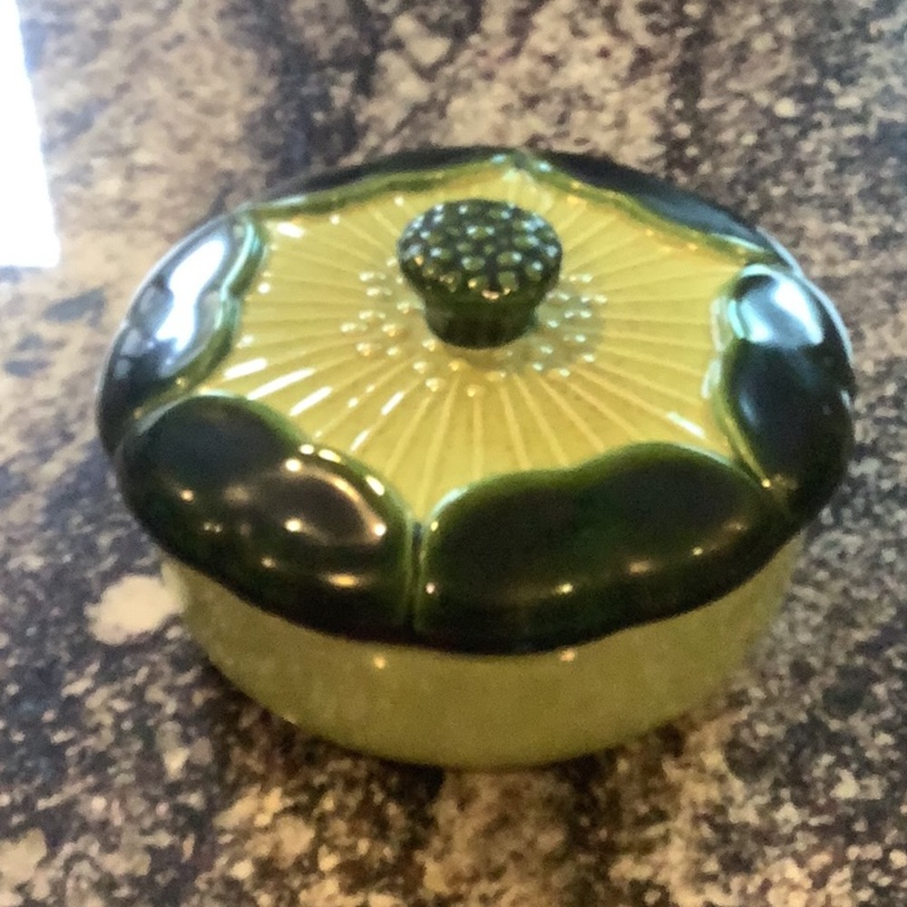 Vintage Valley Vista California covered dish/bowl